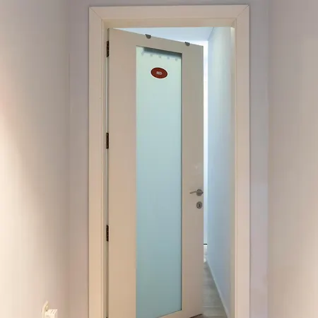 Δωμάτια σε οικογενειακή κατοικία Modern Ensuite In Shared Near Balluta Bay Sliema Gzira