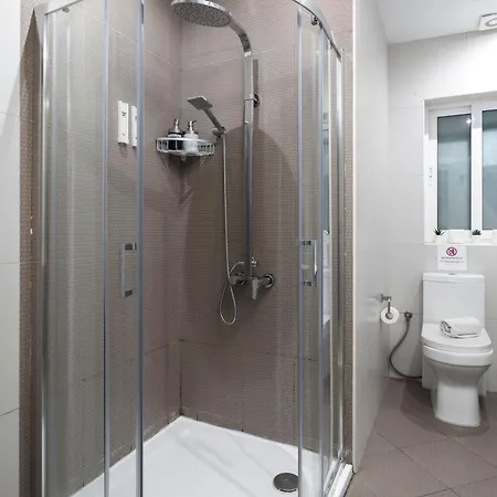 Δωμάτια σε οικογενειακή κατοικία Modern Ensuite In Shared Near Balluta Bay Sliema Gzira