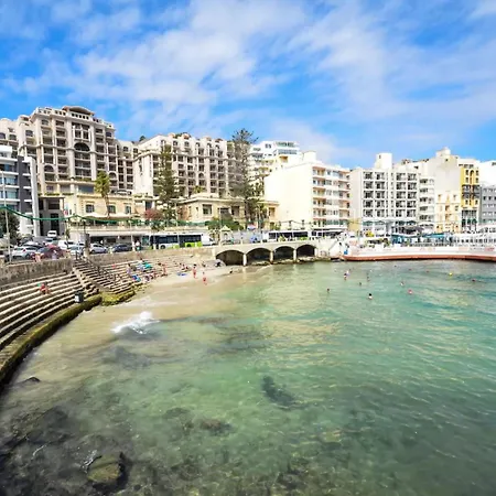 Modern Ensuite In Shared Near Balluta Bay Sliema Gzira