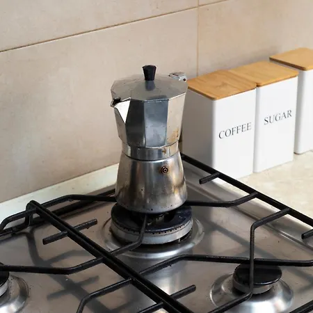 Modern Ensuite In Shared Near Balluta Bay Sliema Gzira 民宿