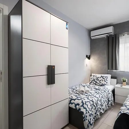 Modern Ensuite In Shared Near Balluta Bay Sliema Gzira