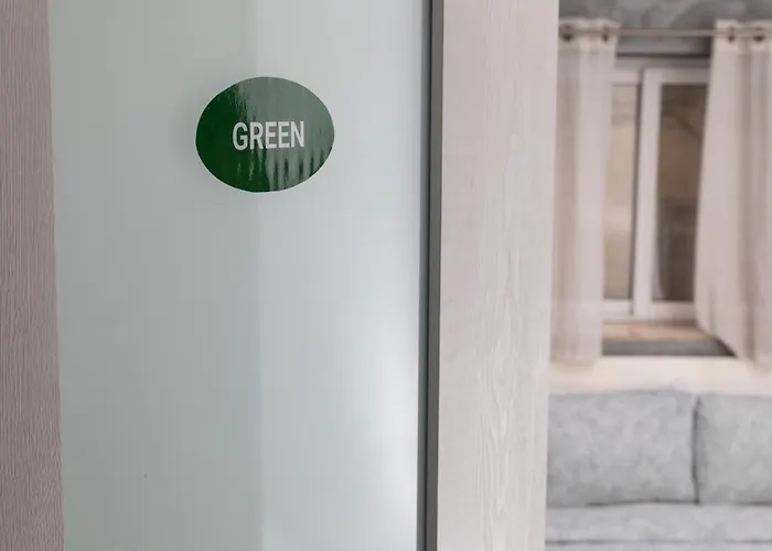 Modern Ensuite In Shared Near Balluta Bay Sliema Gzira