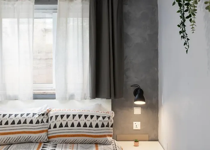 Modern Ensuite In Shared Near Balluta Bay Sliema Gzira Homestay